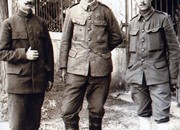 Милорад В. Алексић (лево) са друговима, Солун 6.8.1917.