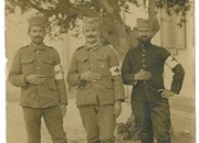 Фотографија - стари ратник Милош Милошевић у средини
