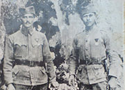 Kaplar Borivoje J. Simic iz Aleksandrovca (levo) sa saborcem
