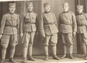 Трајко Спасић учесник Великог рата стоји први с леве стране