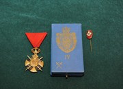 Орден златне војничке Карађорђеве звезде са мачевима, припадао Василију Марковићу из села Кравље код Ниша указом број 11123